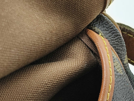 Louis Vuitton Saumur 30