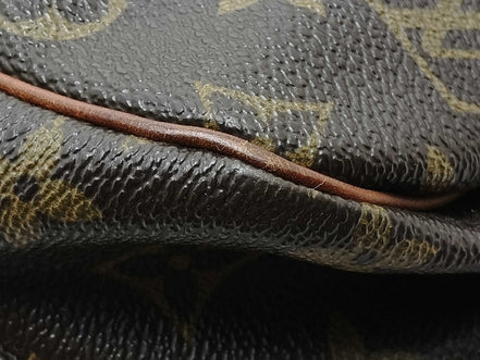 Louis Vuitton Saumur 30