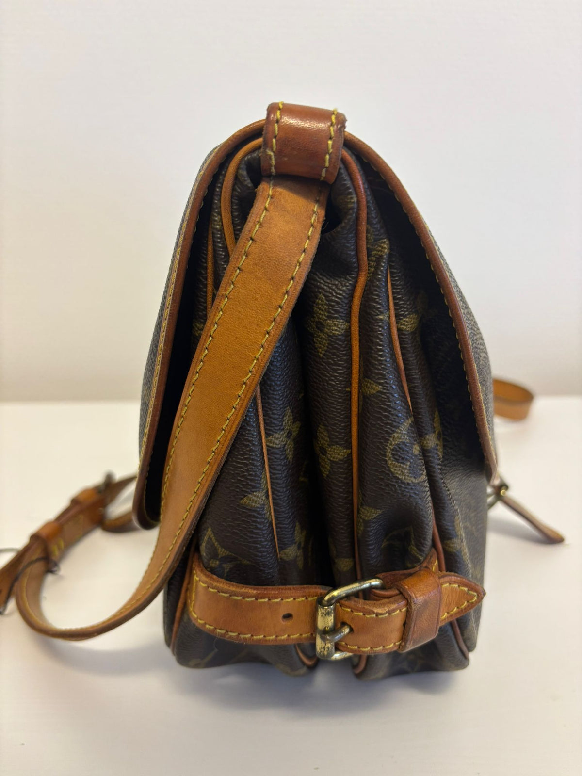 Louis Vuitton Saumur 30
